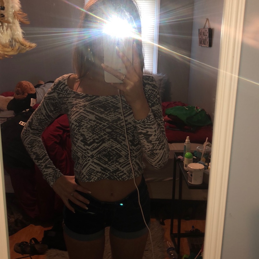 Cropped long sleeve